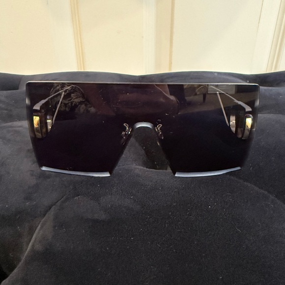 Dior 
30Montaigne S7U Sunglasses - Picture 1 of 8